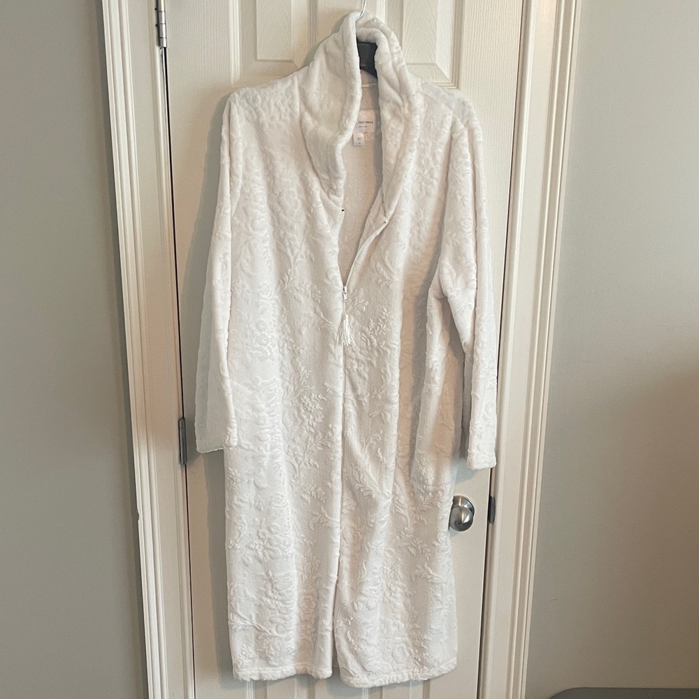 Plush White Long Robe - Women’s Cozy Sleepwear